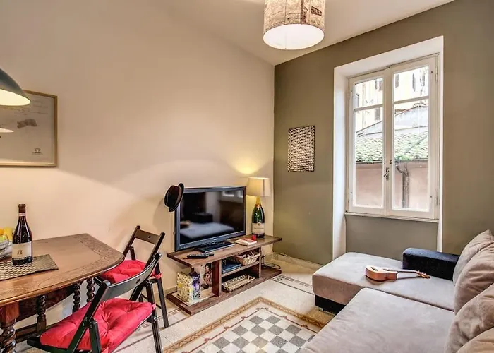 Monti Coliseum 2nd Floor 3 Bedroom *