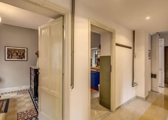 Monti Coliseum 2nd Floor 3 Bedroom Apartament Rzym
