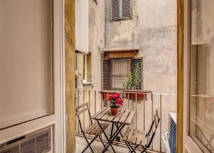 Apartament Monti Coliseum 2nd Floor 3 Bedroom Rzym